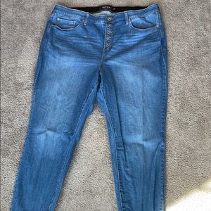 Torrid Premium Sky High Skinny’s jeans size 24R